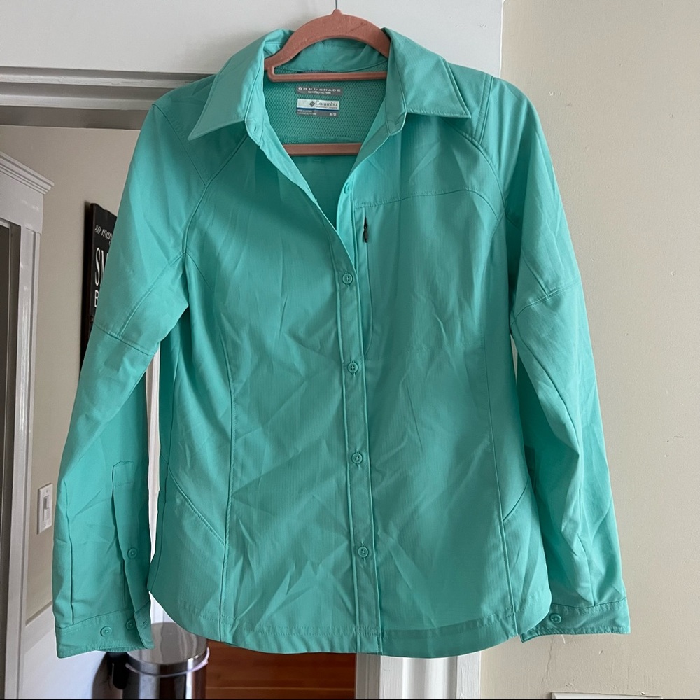 Womens Columbia Omni shade teal green shirt, size medium